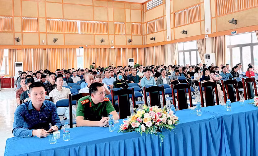 Các học viên trang bị kiến thức pháp luật về PCCC và CNCH Các học viên trang bị kiến thức pháp luật về PCCC và CNCH