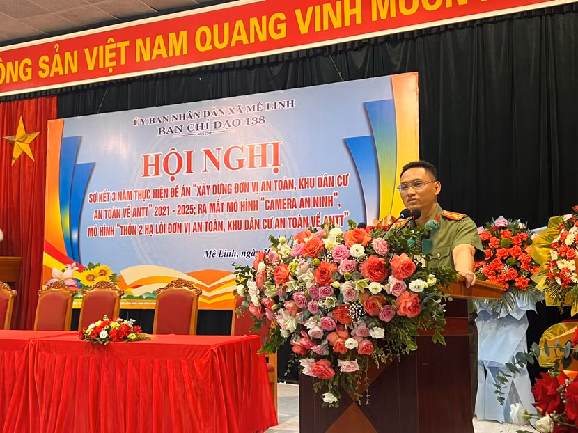 Thượng tá Nguyễn Tuấn Bình, Phó Trưởng Công an huyện Mê Linh phát biểu tại Hội nghị Thượng tá Nguyễn Tuấn Bình, Phó Trưởng Công an huyện Mê Linh phát biểu tại Hội nghị