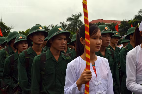 Ngày tòng quân chộn rộn cửa ngõ Tây Bắc ảnh 3