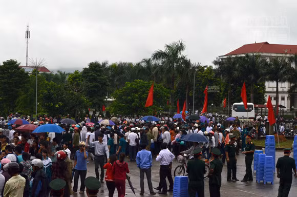 Ngày tòng quân chộn rộn cửa ngõ Tây Bắc ảnh 8