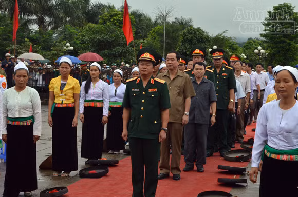 Ngày tòng quân chộn rộn cửa ngõ Tây Bắc ảnh 4