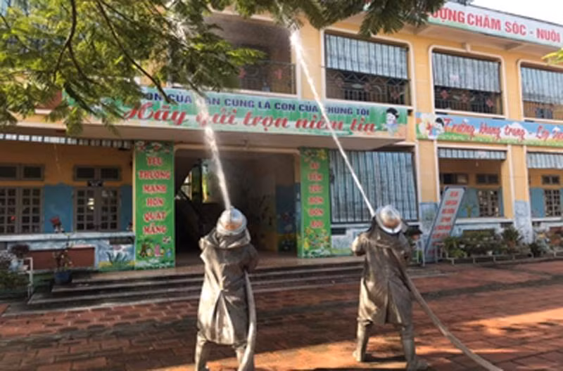 CAH Thanh Oai diễn tập phương án PCCC tại Trường Mầm non Đỗ Động, xã Đỗ Động, huyện Thanh Oai
