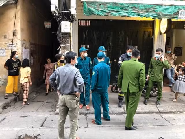 Cơ quan Công an điều tra nguyên nhân cháy khiến 1 người bị thương Cơ quan Công an điều tra nguyên nhân cháy khiến 1 người bị thương