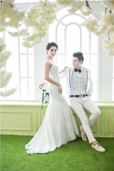 Dương Hiểu Ngọc tạo dáng quyến rũ bên Nam Phong ảnh 9