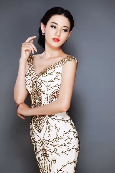 Hoa khôi Phương Thảo đẹp quyến rũ với đầm dạ hội ảnh 5