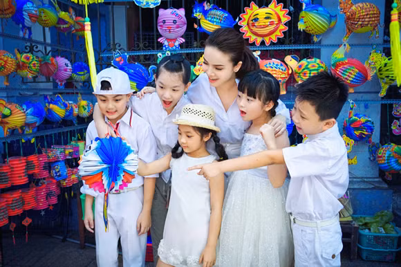 Yến Trang cho học trò cưng “xả trại” trước đêm chung kết đầu tiên ảnh 1