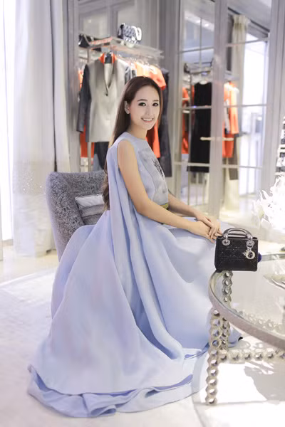 Hoa hậu Mai Phương Thuý xuất hiện nổi bật tại sự kiện lớn của châu Á ảnh 3