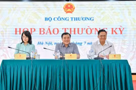 Áp giá điện giờ cao điểm với khách hàng sử dụng điện sinh hoạt: Vẫn đang đề xuất