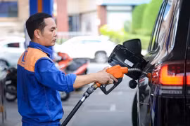 Giá xăng dầu đồng loạt giảm mạnh