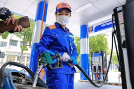 Có hiện tượng bán cầm chừng, Bộ Công Thương yêu cầu thương nhân phải đảm bảo đủ xăng dầu dịp Tết