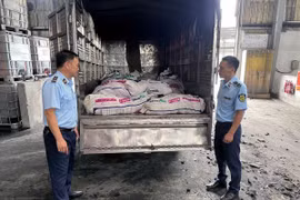 Kiểm tra, phát hiện trên 1 tấn mỡ lợn không rõ nguồn gốc xuất xứ