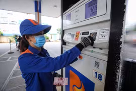 Xăng dầu đồng loạt giảm giá