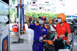 Giá xăng dầu đồng loạt giảm mạnh