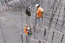 Các hộ gia đình cần nâng cao ý thức tiết kiệm điện