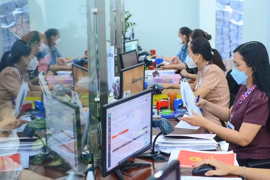 Đột phá thể chế, chính sách để thu hút người tài vào khu vực công