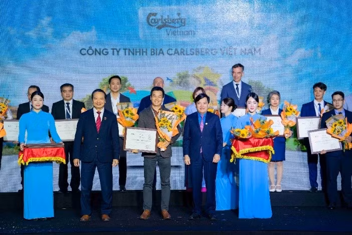 Carlsberg Việt Nam ghi dấu ấn với hai giải thưởng uy tín về môi trường làm việc và phát triển bền vững ảnh 11