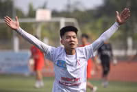 [ẢNH] THPT Hoàng Mai vào chung kết sau màn rượt đuổi tỉ số nghẹt thở