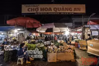 Hà Nội: Thanh niên đi cầu duyên, bái vọng ở chùa Hà trong ngày Phụ nữ Việt Nam