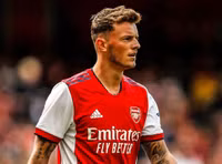 [ẢNH] Có 'bom tấn' Ben White, hàng thủ Arsenal vẫn tấu hài trước Chelsea