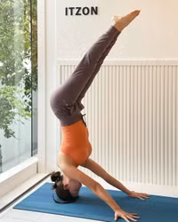 [ẢNH] Đường cong cơ thể hoàn mỹ của 'nữ thần yoga' Hàn Quốc