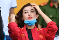 [ẢNH] Á hậu Huyền My đến sân cổ vũ 