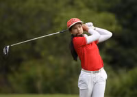 Những bóng hồng tỏa sáng ngày mở màn giải golf vô địch quốc gia