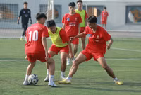 Tiền đạo về bắt gôn, THPT Xa La 'quật ngã' á quân Thạch Thất