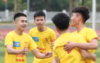 [ẢNH] Loạt trận 10h sáng 20-12