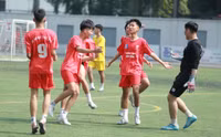 Chùm ảnh loạt trận 10h30 sáng 12-11