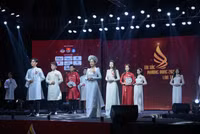 Tận mắt nữ sinh 