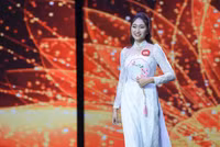 Tận mắt nữ sinh 
