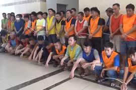 Điểm mặt những “con bạc khát nước” trong đường dây cá độ bóng đá “khủng”