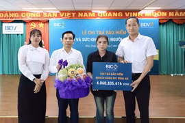 BIC chi trả hơn 4,8 tỷ đồng quyền lợi bảo hiểm cho khách hàng BIDV Đồng Tháp