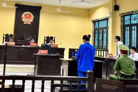 Người mẹ già 82 tuổi bị đứa con gái duy nhất hành hạ mỗi ngày