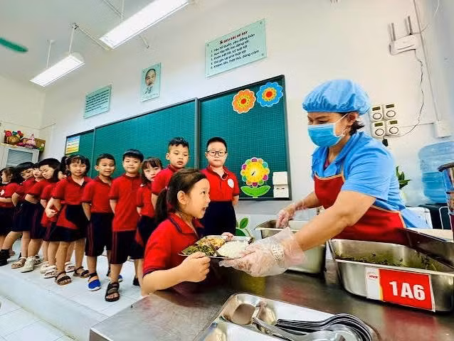 Tin Podcast ngày 22/8/2026: Hà Nội tăng cường kiểm soát an toàn thực phẩm trong trường học