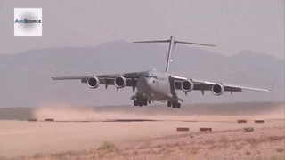 Vận tải cơ khổng lồ C-17 của Anh đem tên lửa chống tăng tới Ukraine