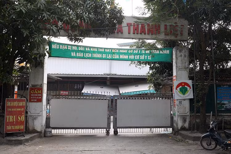 Phong tỏa chợ Quang (Thanh Liệt, Thanh Trì, Hà Nội) sau khi có người bán gà nghi dương tính Covid-19