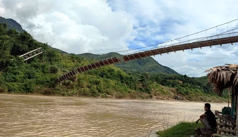 Đoạn sông Mã qua xã Phú Xuân, huyện Quan Hóa, tỉnh Thanh Hóa. Đoạn sông Mã qua xã Phú Xuân, huyện Quan Hóa, tỉnh Thanh Hóa.
