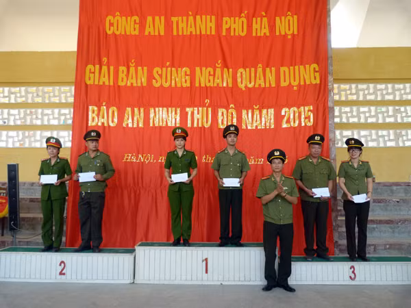 Bế mạc giải bắn súng ngắn quân dụng Báo An ninh Thủ đô năm 2015 ảnh 8