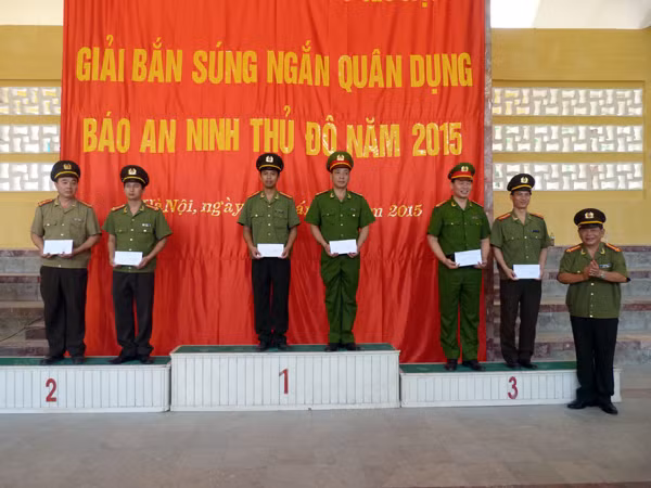 Bế mạc giải bắn súng ngắn quân dụng Báo An ninh Thủ đô năm 2015 ảnh 5