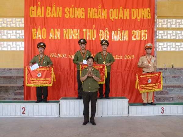 Bế mạc giải bắn súng ngắn quân dụng Báo An ninh Thủ đô năm 2015 ảnh 4
