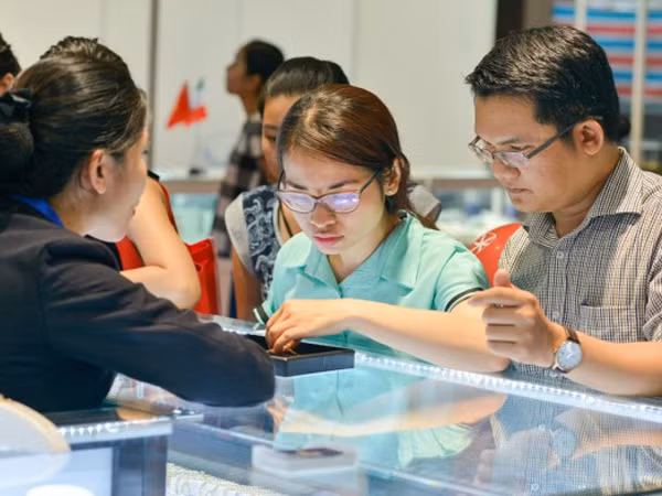 Giá vàng hôm nay (17-12): Tăng gần 100.000 đồng/lượng trước thông tin FED tăng lãi suất ảnh 1