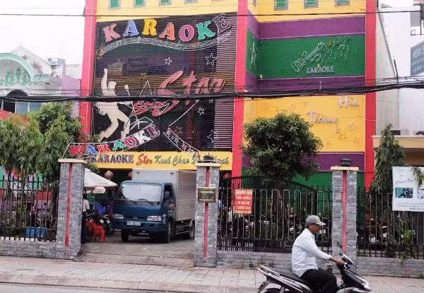Truy bắt nhóm hung thủ chém người trong quán karaoke ảnh 1