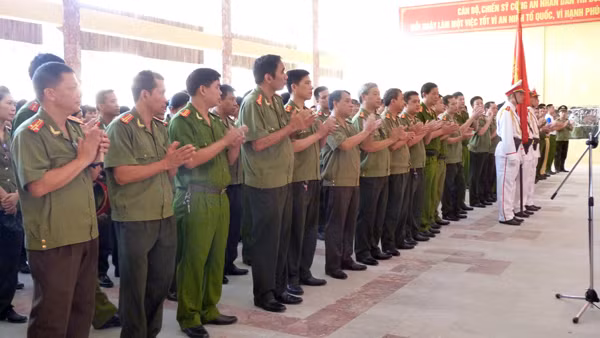 Gần 270 VĐV tham gia Giải bắn súng ngắn quân dụng Báo An ninh Thủ đô năm 2015 ảnh 2