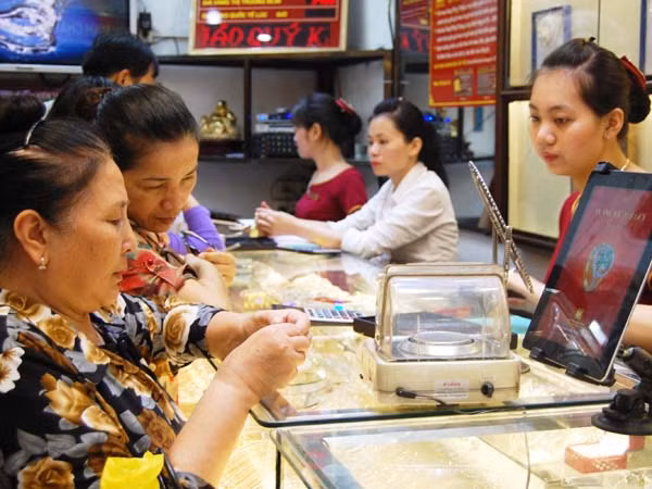 Giá vàng hôm nay (23-9): Giảm mạnh 120.000 - 160.000 đồng/lượng ảnh 1