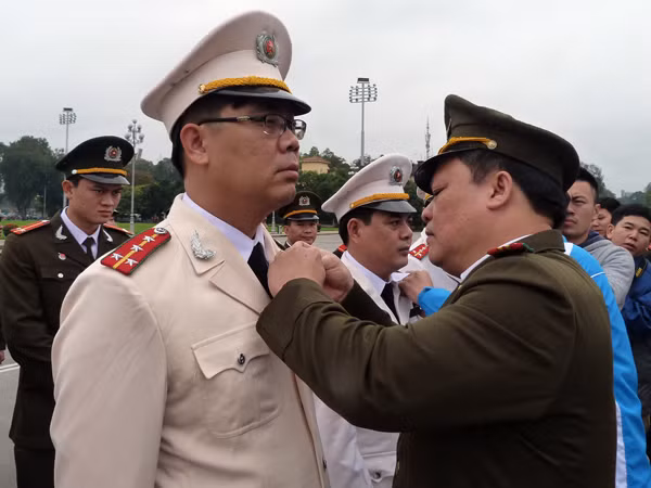 Thanh niên Công an tiêu biểu báo công dâng Bác ảnh 2