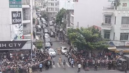 Người dân TP.HCM háo hức đón Tổng thống Mỹ Obama thăm chùa Ngọc Hoàng ảnh 9 Người dân TP.HCM háo hức đón Tổng thống Mỹ Obama thăm chùa Ngọc Hoàng ảnh 9
