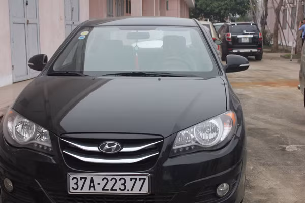 Kinh doanh thua lỗ, cựu thầy giáo làm giả giấy tờ xe thuê đem đi cầm cố ảnh 2