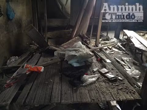 Căn nhà nơi xảy ra vụ thảm sát 4 người hoang phế lạnh người ảnh 12