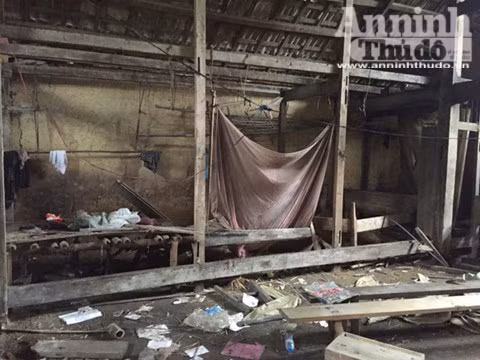 Căn nhà nơi xảy ra vụ thảm sát 4 người hoang phế lạnh người ảnh 21